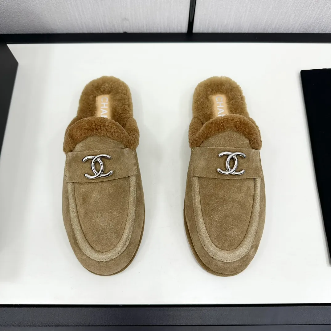👟👟Ex-factory price 600👟👟Chanel 24K new furry loafers and Teddy furry shoes for autumn and winter. Very comfortable. Maillard brown is still very suitable for autumn and winter~ Suede upper, fur lining integrated, leather outsole Size: 35-39, other sizes are customized